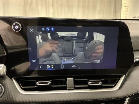 New 2027 Chevrolet Equinox LT w/ Safety and Technology Package AWD/4WD image 17