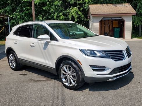 Used 2017 Lincoln MKC Select w/ Select Plus Package AWD/4WD image 8