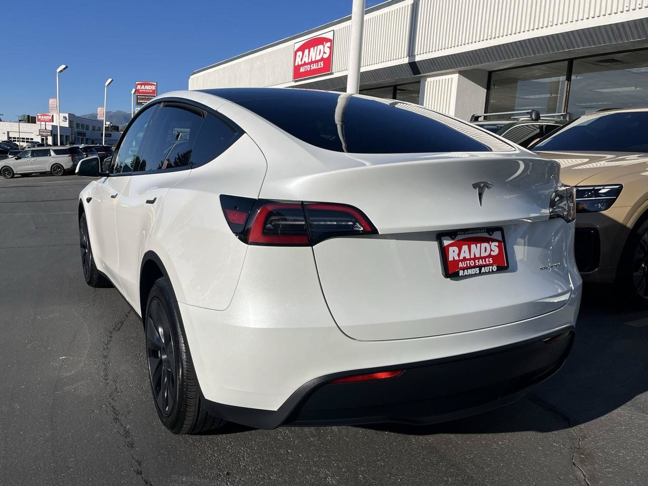 Used 2024 Tesla Model Y Long Range AWD/4WD image 6