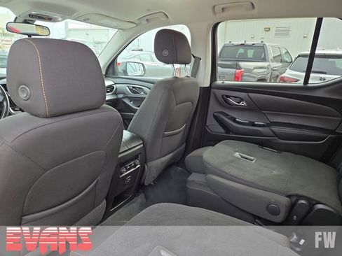 Used 2021 Chevrolet Traverse LT FWD image 24