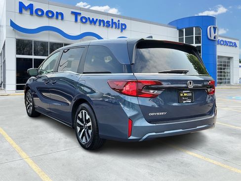 Certified 2025 Honda Odyssey EX-L image 4