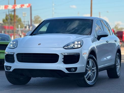 Used 2017 Porsche Cayenne image 3