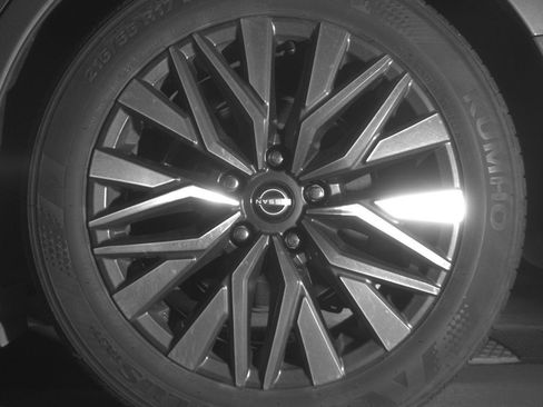 Used 2025 Nissan Altima 2.5 SV image 14