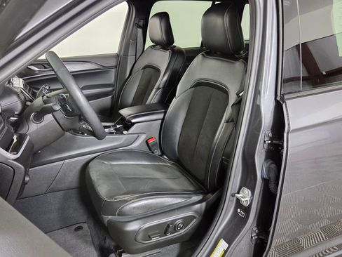 Used 2023 Jeep Grand Cherokee Altitude image 15