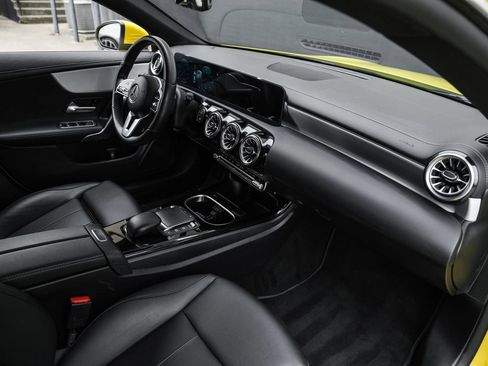 Used 2022 Mercedes-Benz CLA 250 image 17