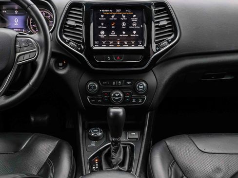 Used 2019 Jeep Cherokee Limited image 12