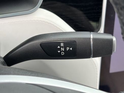 Used 2018 Tesla Model X 75D image 16