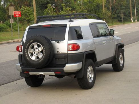 Used 2008 Toyota FJ Cruiser 4WD w/ Convenience Pkg image 12