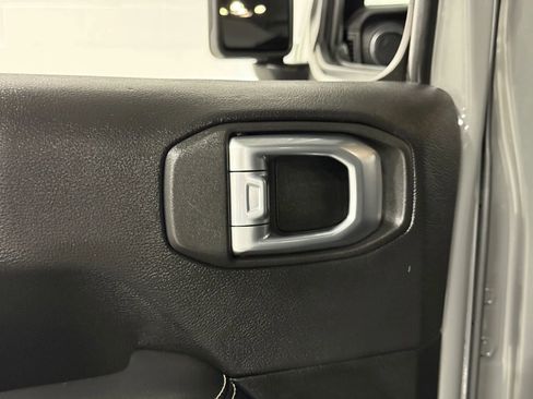 Used 2021 Jeep Gladiator Overland w/ Popular Equipment Package image 60