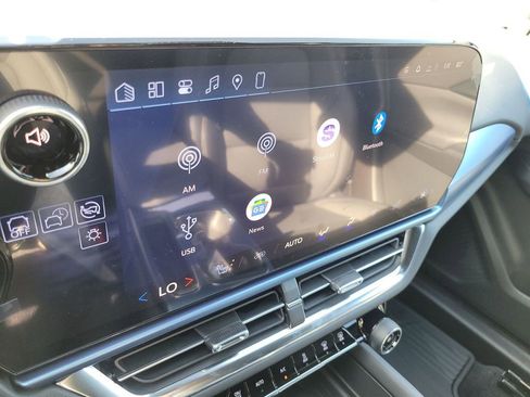 New 2026 Chevrolet Equinox EV LT image 13