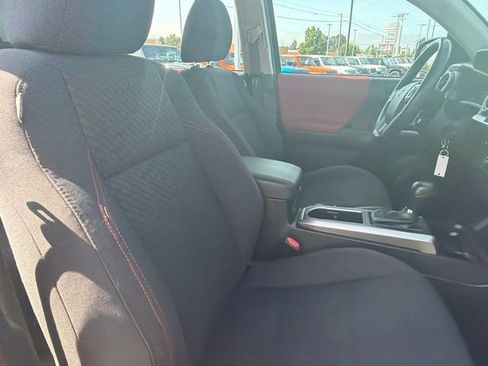 Used 2020 Toyota Tacoma SR5 RWD image 10