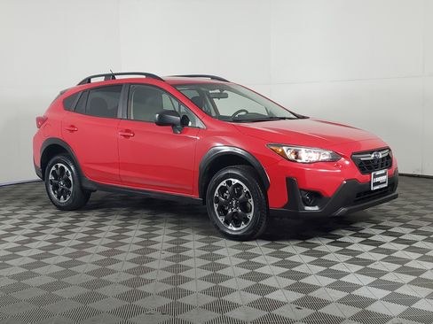 Used 2021 Subaru Crosstrek 2.0i image 2