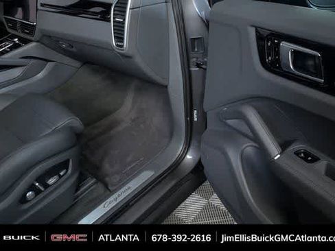 Used 2021 Porsche Cayenne image 26