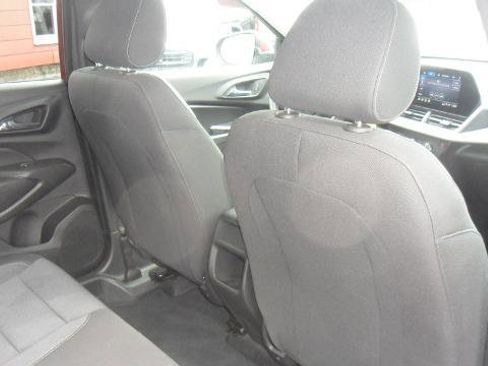 Used 2024 Chevrolet Trax LS w/ LS Convenience Package FWD image 17