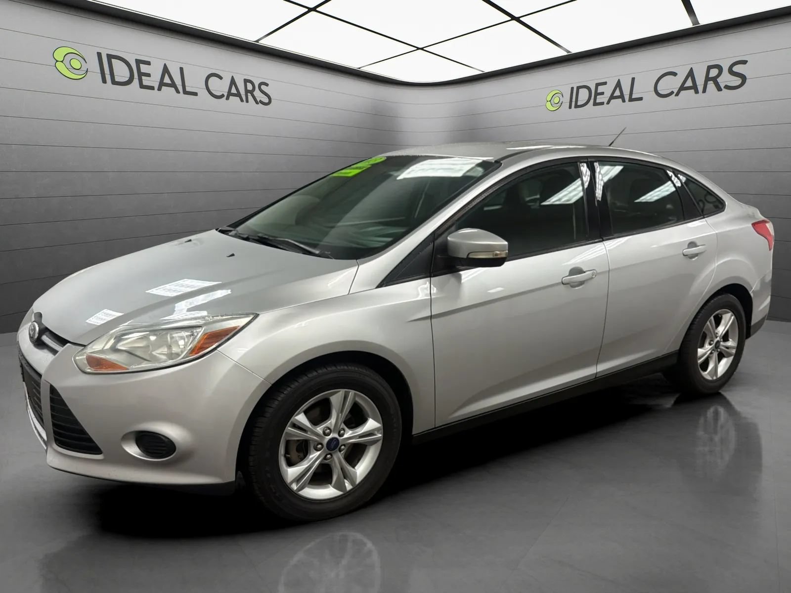 Used 2013 Ford Focus SE FWD image 1