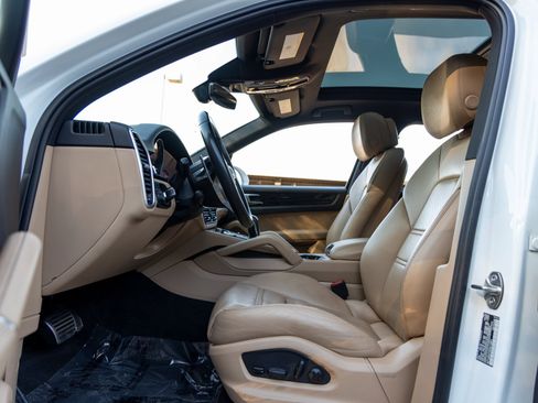 Certified 2023 Porsche Cayenne S image 24
