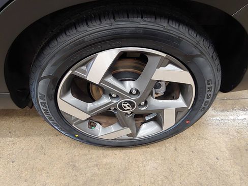 Used 2022 Hyundai Venue Limited FWD image 35