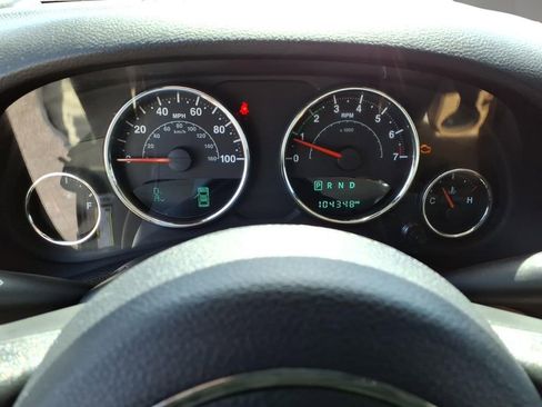 Used 2017 Jeep Wrangler Unlimited Sahara w/ Connectivity Group image 17