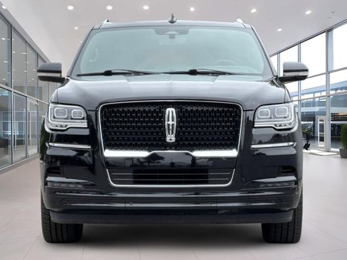 Certified 2023 Lincoln Navigator L Reserve AWD/4WD image 9