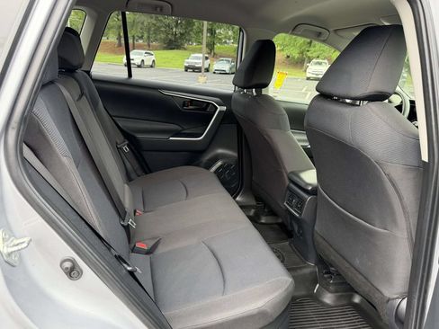 Used 2022 Toyota RAV4 LE AWD/4WD image 12