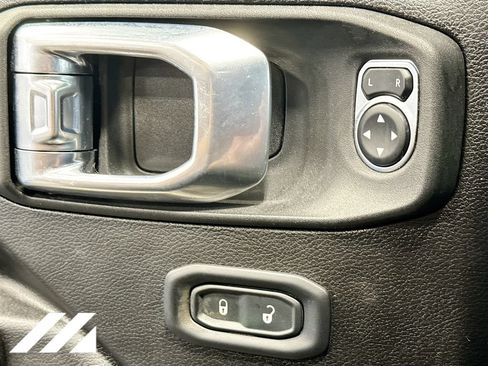 Used 2022 Jeep Wrangler Unlimited Sport AWD/4WD image 18
