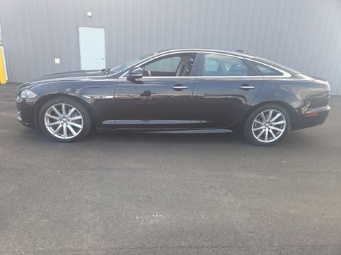 Used 2018 Jaguar XJ R-Sport AWD/4WD image 7