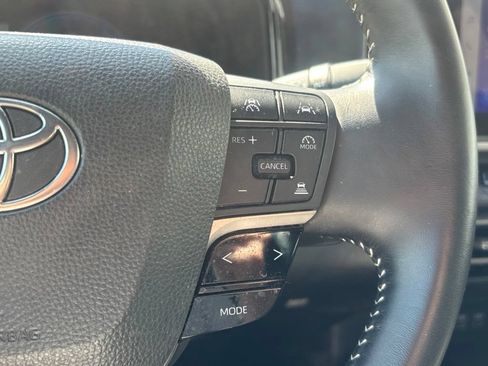 Used 2025 Toyota Camry SE FWD image 22