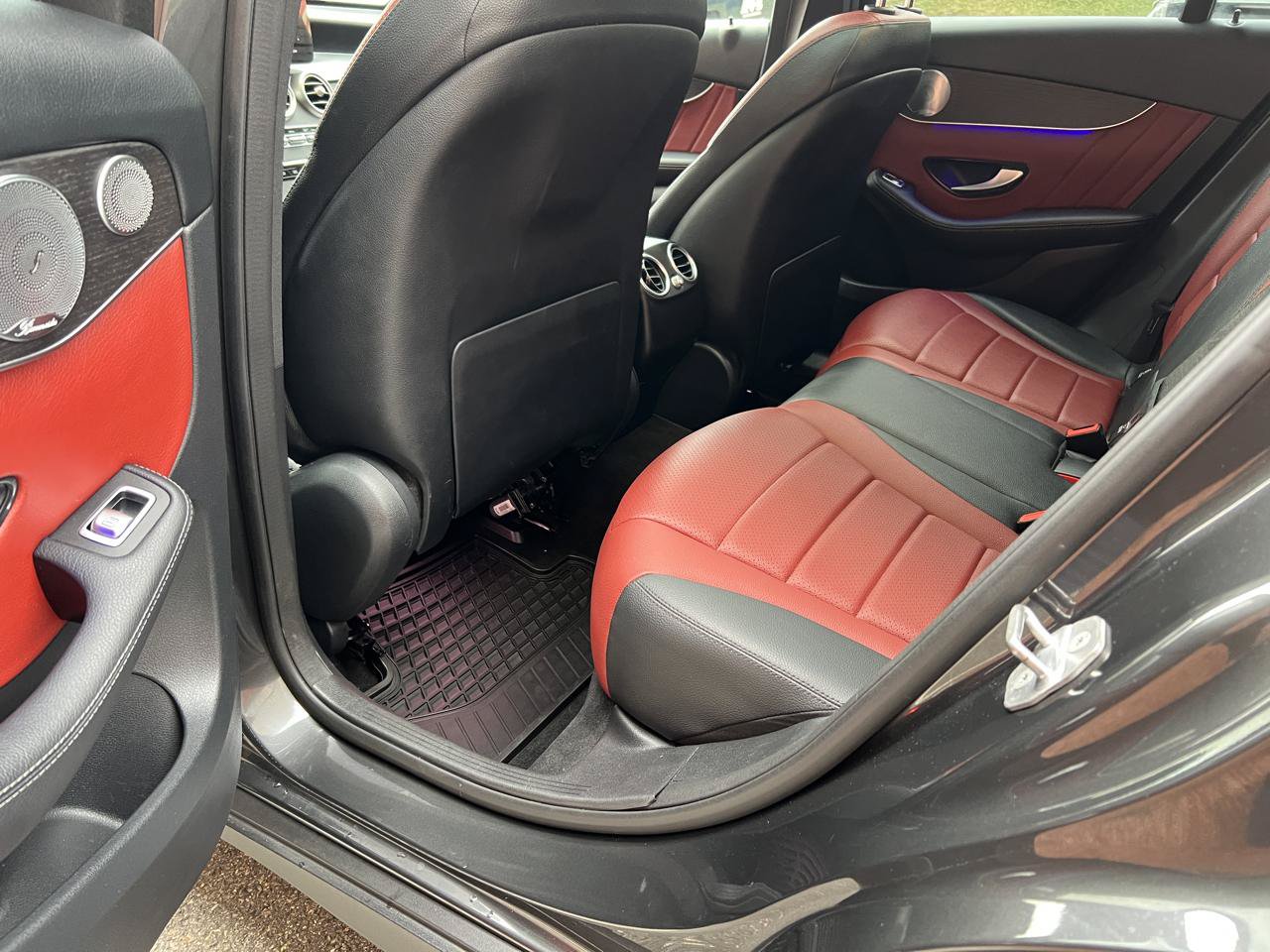 Used 2020 Mercedes-Benz GLC 300 4MATIC w/ AMG Line image 13