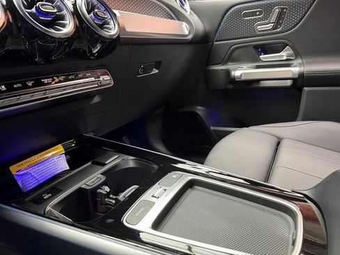 New 2025 Mercedes-Benz GLB 250 4MATIC image 19