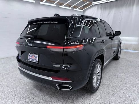 Used 2022 Jeep Grand Cherokee Summit w/ Luxury Tech Group V AWD/4WD image 2