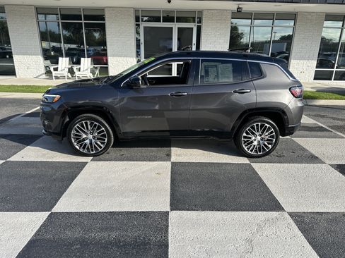 Used 2022 Jeep Compass Limited w/ Elite Group AWD/4WD image 1