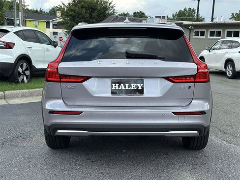 New 2026 Volvo V60 B5 Cross Country Plus w/ Protection Package Premier image 20