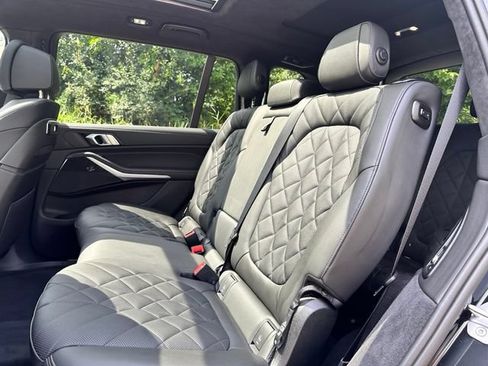 Used 2025 BMW X7 xDrive40i w/ M Sport Package AWD/4WD image 17
