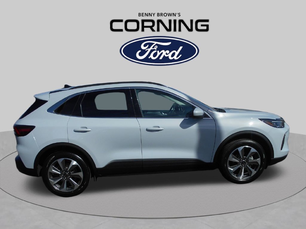 Used 2025 Ford Escape Platinum AWD/4WD image 7