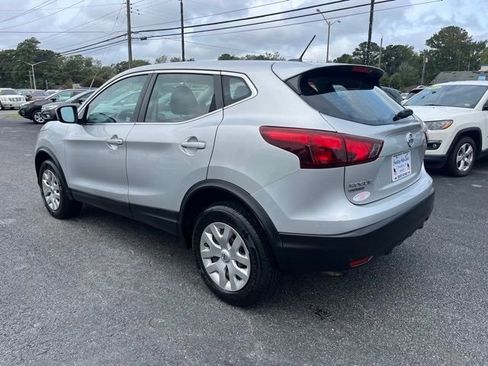 Used 2019 Nissan Rogue Sport S image 2