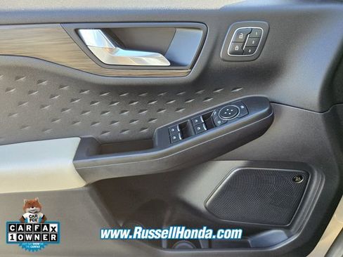 Used 2020 Ford Escape Titanium image 46