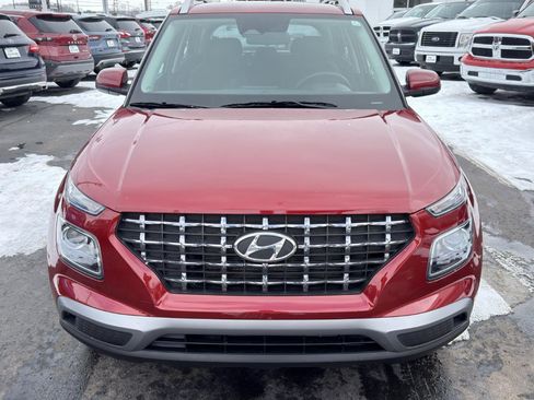 Used 2024 Hyundai Venue SEL image 4