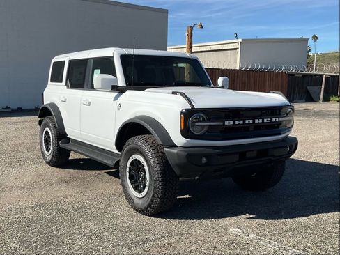 New 2025 Ford Bronco Outer Banks w/ Sasquatch Package image 8