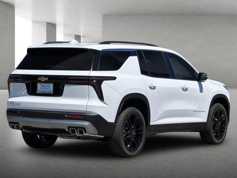 New 2026 Chevrolet Traverse LT w/ Driver Confidence Package FWD image 4