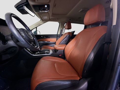 Used 2023 Kia Carnival SX Prestige image 22