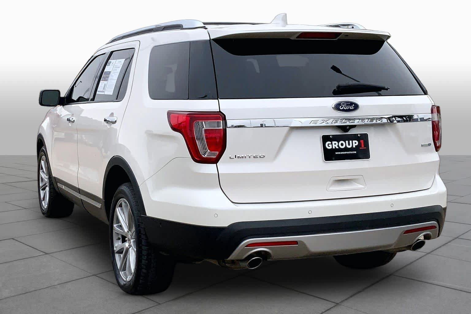Used 2017 Ford Explorer Limited w/ Equipment Group 303A AWD/4WD image 11