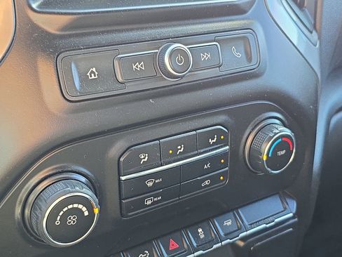 Used 2019 Chevrolet Silverado 1500 Custom w/ Custom Value Package image 25