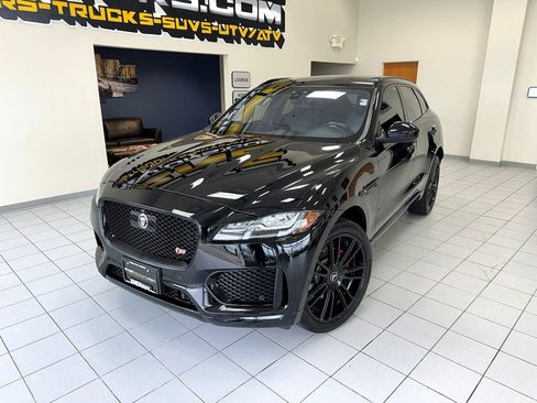Used 2019 Jaguar F-PACE S image 1