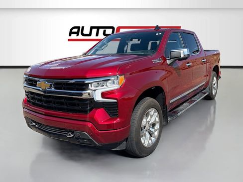 Used 2025 Chevrolet Silverado 1500 High Country w/ Technology Package AWD/4WD image 3