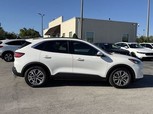 Used 2022 Ford Escape SEL w/ Technology Package FWD image 4