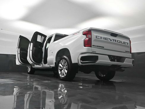 Used 2021 Chevrolet Silverado 1500 Custom w/ Safety Confidence Package AWD/4WD image 31