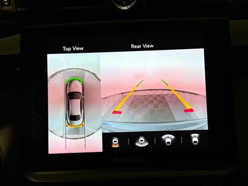 Used 2023 Maserati Quattroporte Modena Q4 image 15