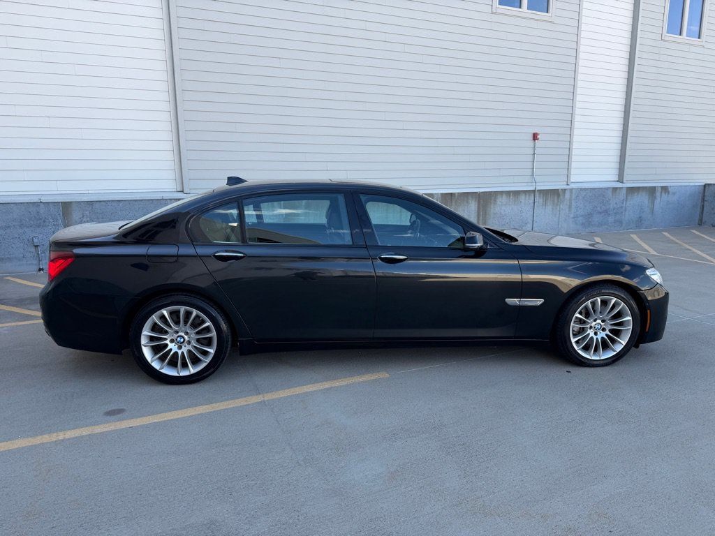 Used 2014 BMW 750Li xDrive AWD/4WD image 2