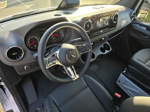 New 2025 Mercedes-Benz Sprinter 2500 image 12