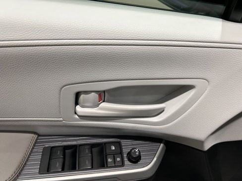 New 2026 Toyota Sienna LE image 9